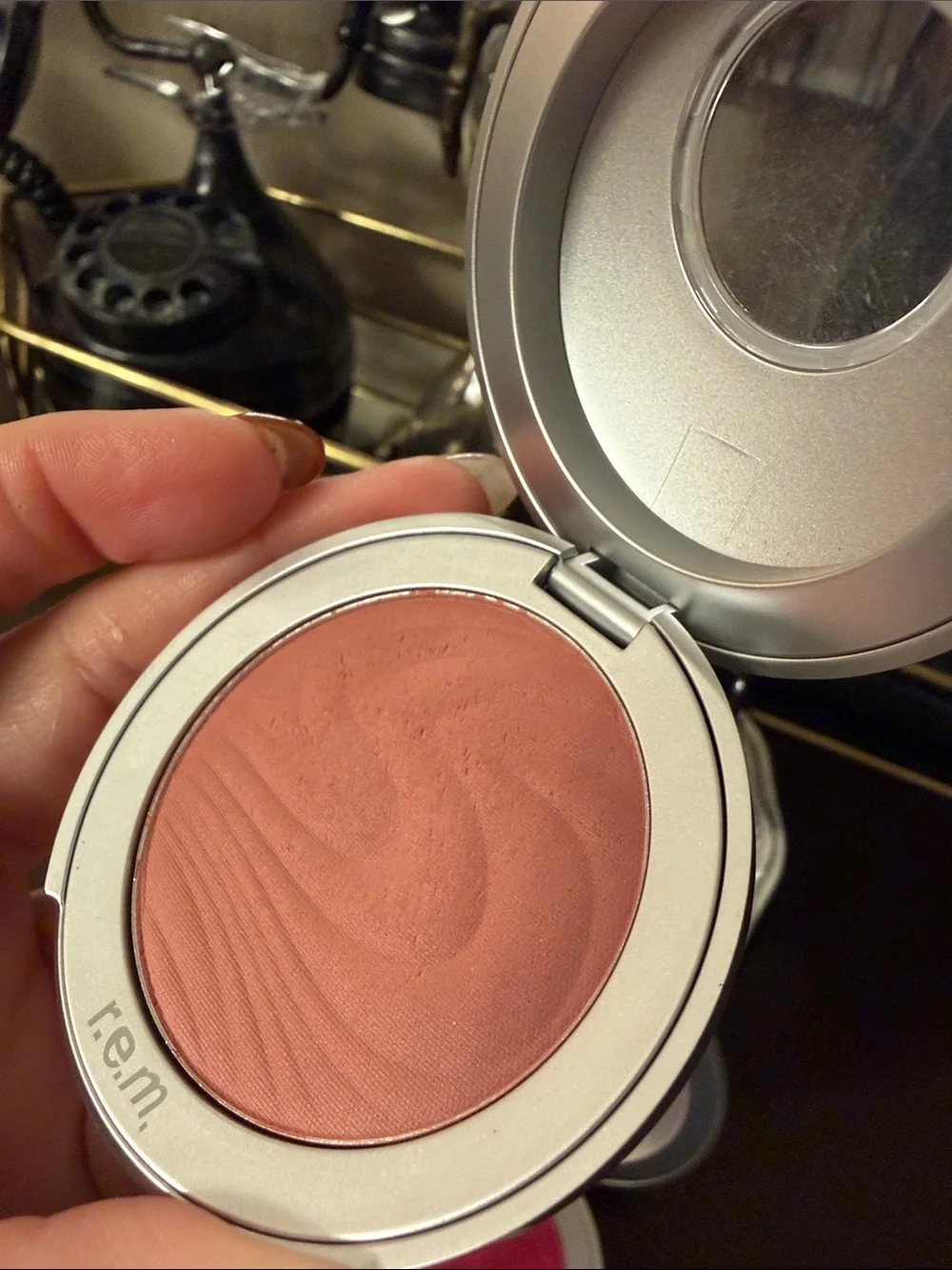 R.E.M. Beauty beauty powder